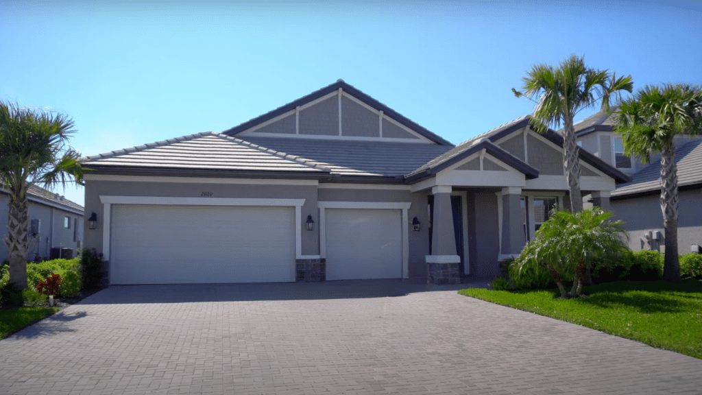 Single Family Home in Woodleaf Hammock