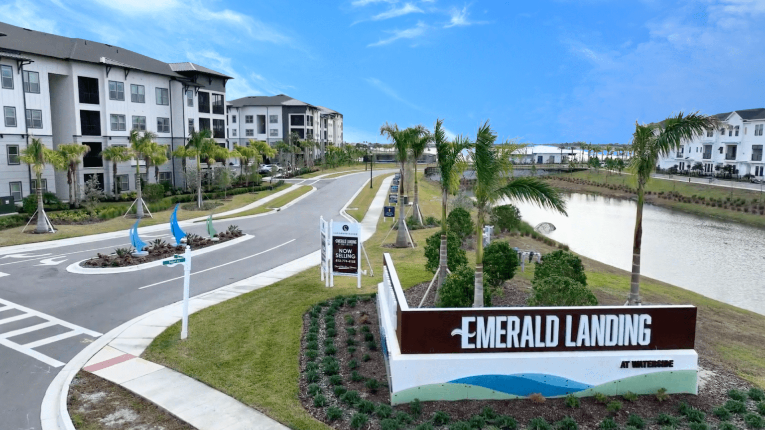 Emerald Landing at Waterside Sign