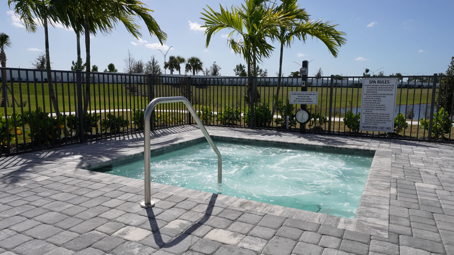 Hot Tub Lorraine Lakes