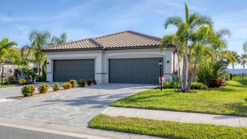 Lorraine Lakes Villas