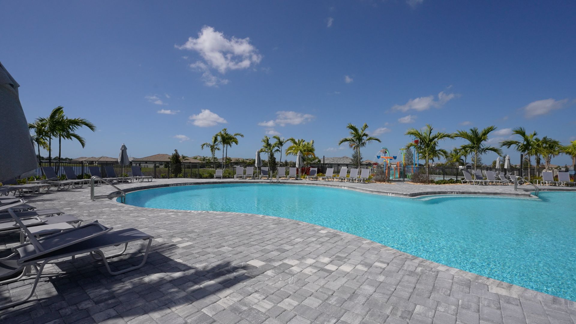 Poolside Lorraine Lakes